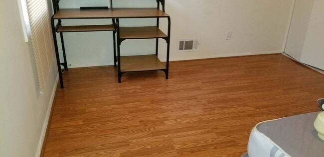 Photo - 9083 Meadow Heights Rd