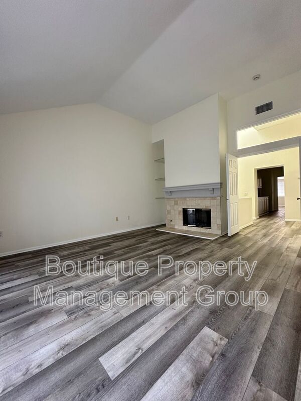 Photo - 34 Lakefront