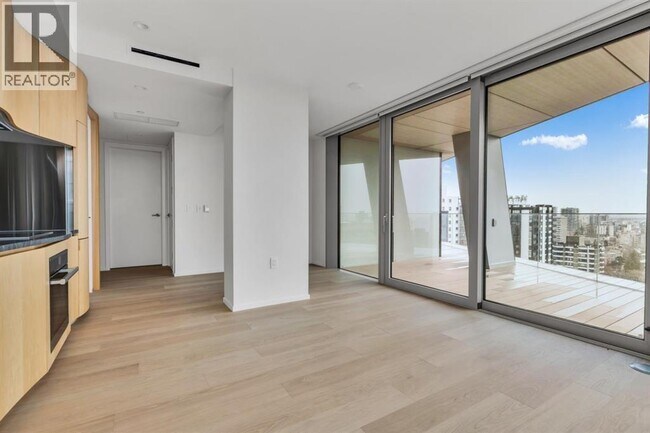1568 Alberni St Unit 220X