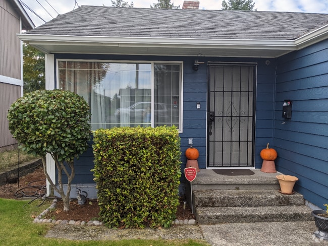 Building Photo - 7820 S Asotin St Rental