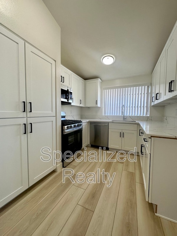 Photo - 14074 Van Nuys Blvd Unit 2