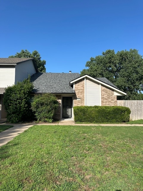 Photo - 13909 Fairhill Ave Townhome
