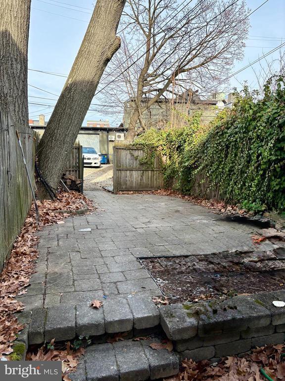 Photo - 135 E Miner St