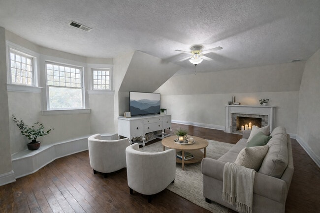 Photo - 500 E Beau St Unit Apt 2