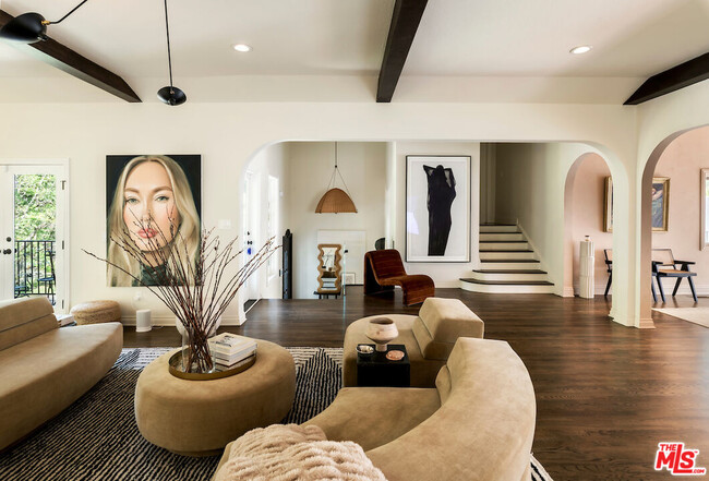 Photo - 5500 Red Oak Dr