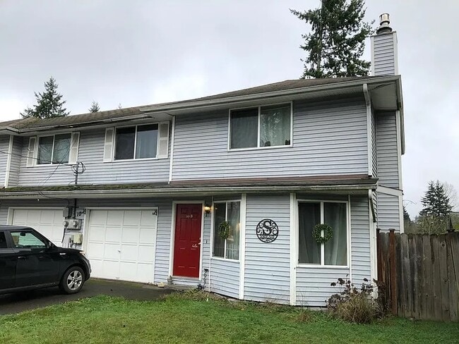 Building Photo - 10 107th St SE Unit B