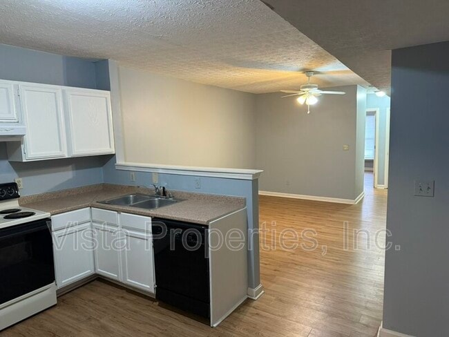 Photo - 1612 W Market St