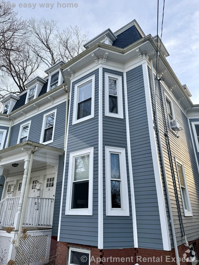 Building Photo - 14 Tufts St Unit #3 Rental