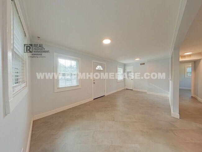 Photo - 360 Virtual Tour! 2 bed, 1 bath on large l...