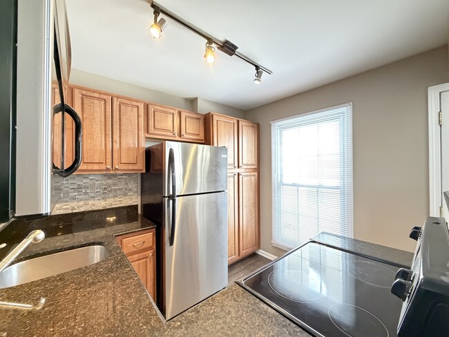 Photo - 4334 N Hazel St Unit 504