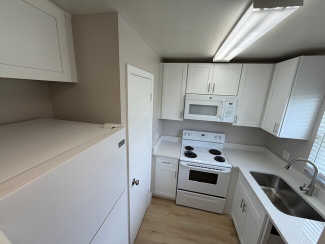 Photo - 4160 Pershing Pointe Pl