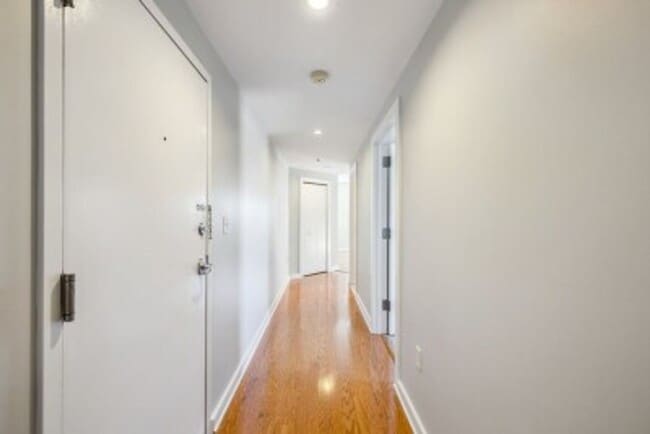 Photo - Kenmore Sq - 2 Bed 2 Bath  9/1