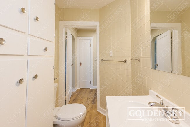 Photo - 4613 S Madison St