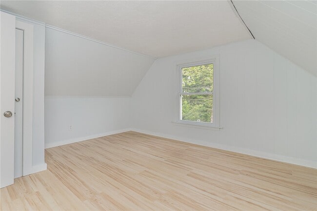 Photo - 25 Summit St