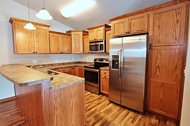 Photo - 4 Bedroom Townhome!