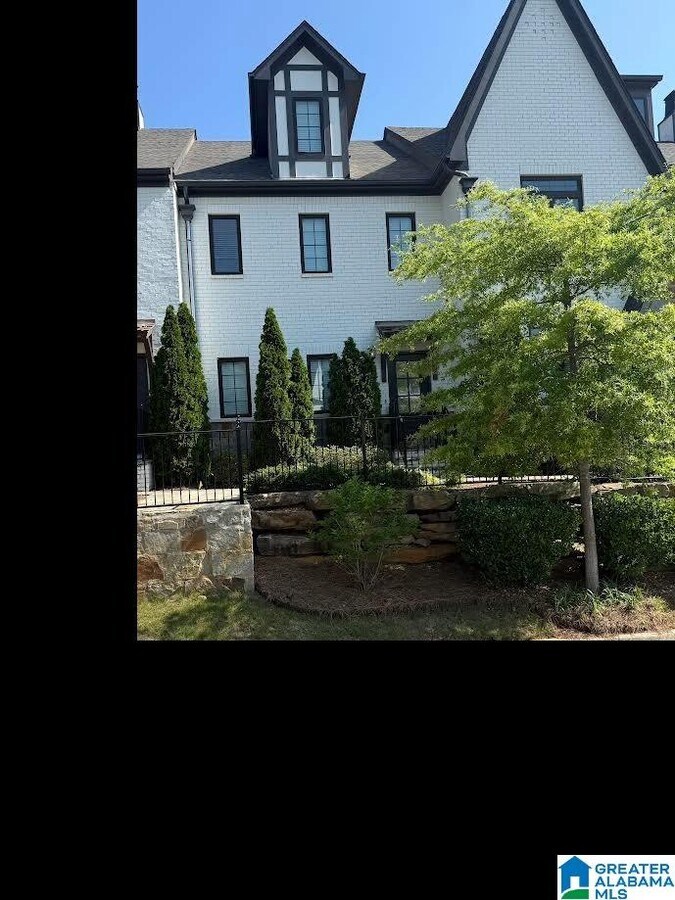 Photo - 962 Lennox Blvd Townhome