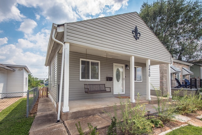 Photo - 3450 Macklind Ave