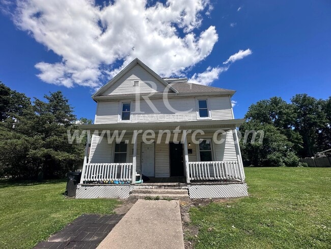 Building Photo - 17 Indiana-