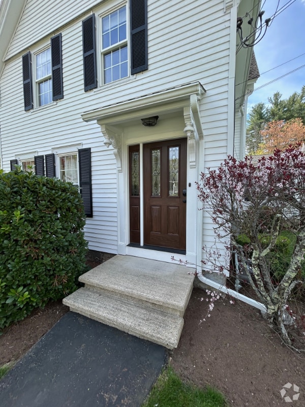 Building Photo - 34 B Bridge St Rental