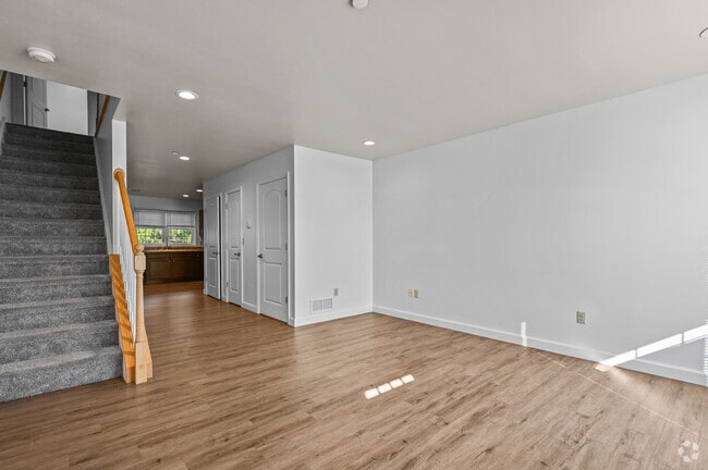 2 BR, 1.5 BA