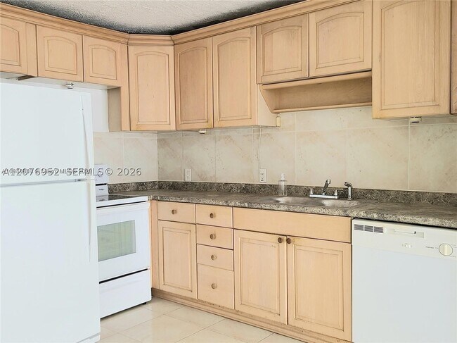 Photo - 1228 West Dr Unit 1006
