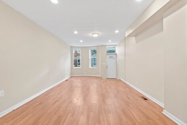 Photo - 428 E Lorraine Ave