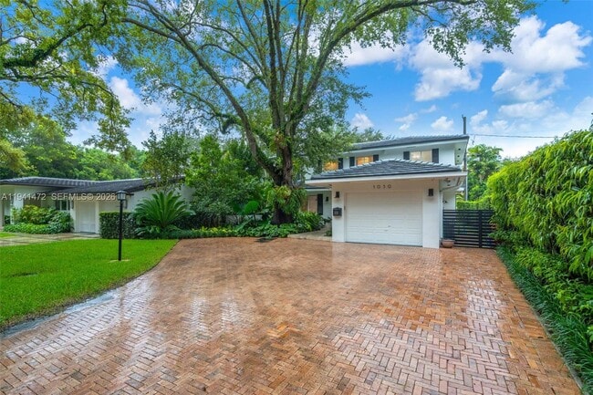 Photo - 1030 Manati Ave