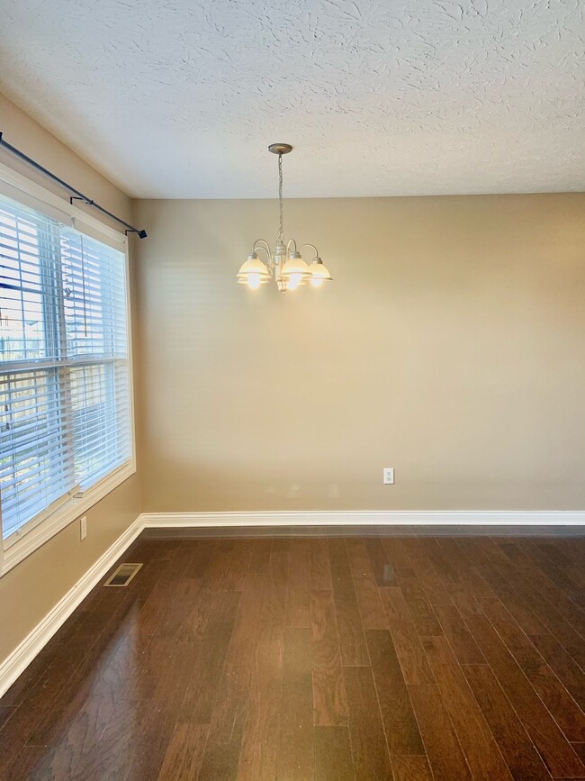 Photo - 115 Kodiak Ct