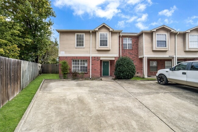 Photo - 10007 Emerald Creek Dr Unit A