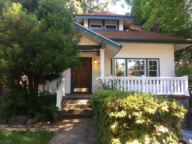 Building Photo - 2233 NE Schuyler St