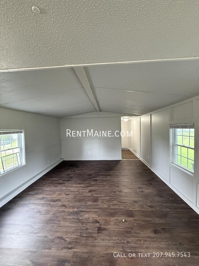 7 Hall Dr