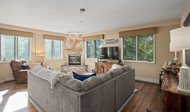 Photo - 1495 Eagle Glen Dr Unit SI ID1564267P