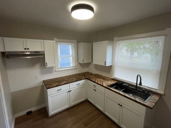 Photo - 2322 Upton Ave