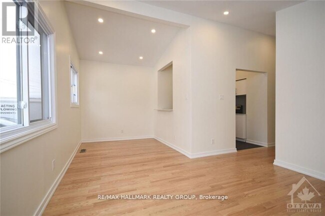 Photo - 1415 Maxime St