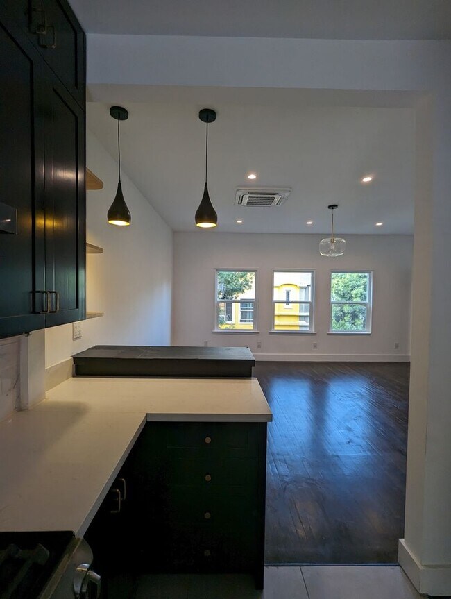 Photo - Charming 1920s Parisian-Inspired 1b1b town...