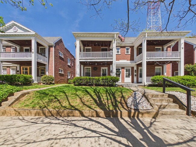 Building Photo - 3320 W Grace St Unit 3318 A