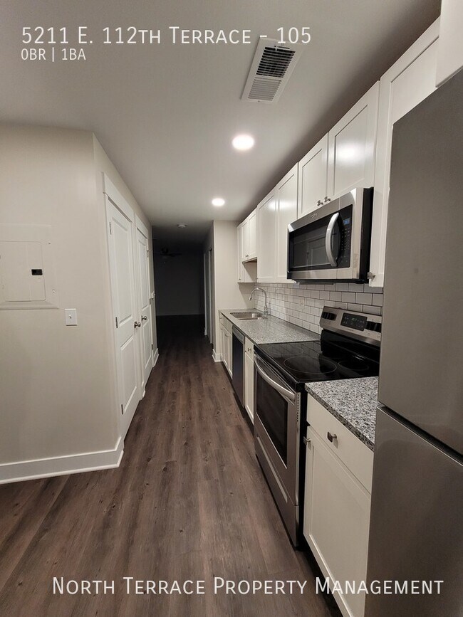 Brand New Studio w/ Stainless Steel Applia... - Brand New Studio w/ Stainless Steel Applia... Apartment Unit 105