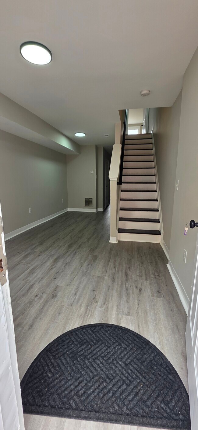 Photo - 121 N Bradford St