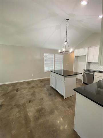 1017 S Scullin Ave