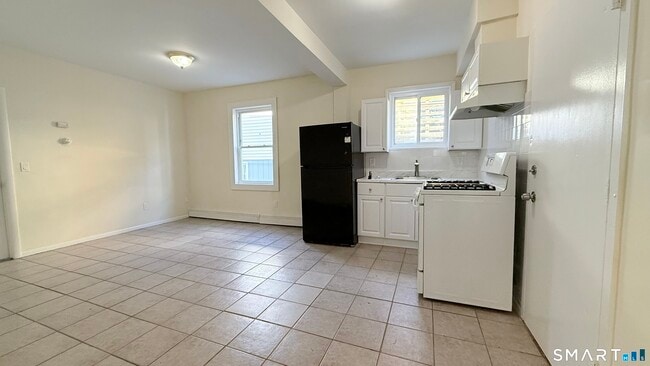 Photo - 236 Greenwich Ave Unit 5