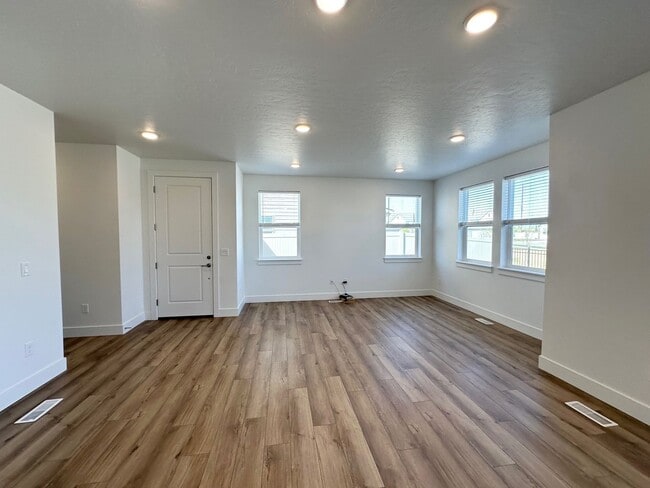 Photo - Spacious Luxury Townhome Designed for Modern Living