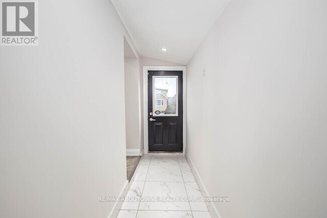 Photo - 131 West Avenue N