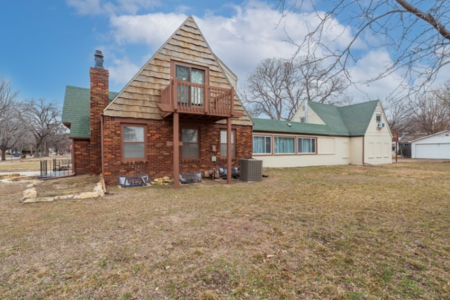 Photo - 804 N Perry Ave