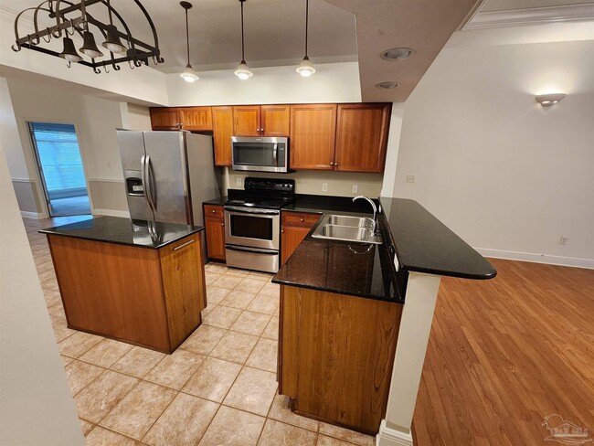 Photo - 276 Tecumseh Ln