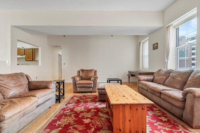 Photo - 196 Crown St Unidad 310