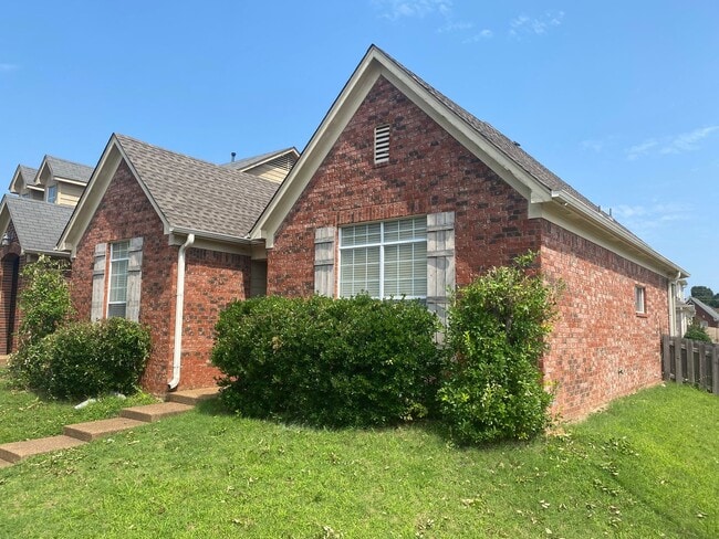 Photo - 9112 Cinderhill Cove W