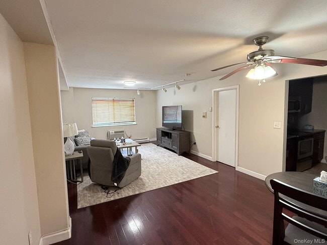 Photo - 530 Hudson Ave Unit A3