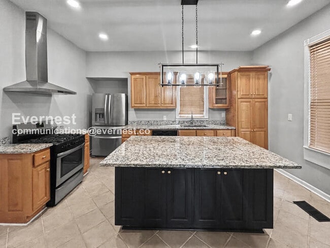 Photo - 225 Woodward Ave SE