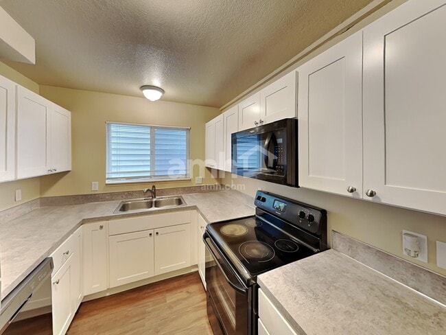 Photo - 16966 SW Steele Way