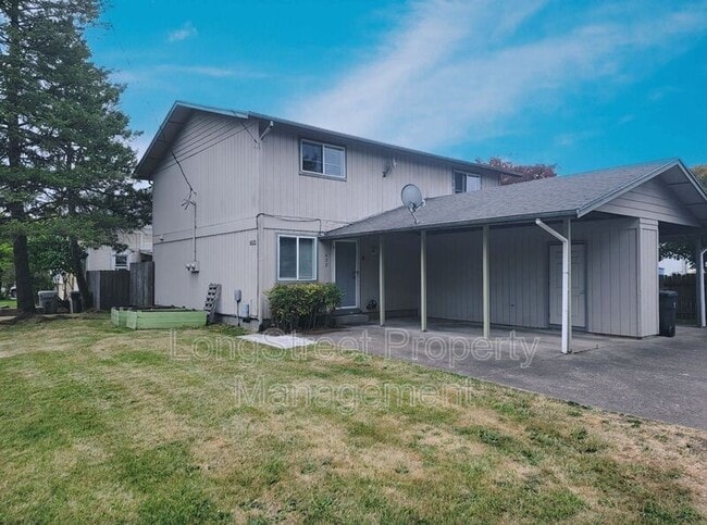 Photo - 1622 College St House